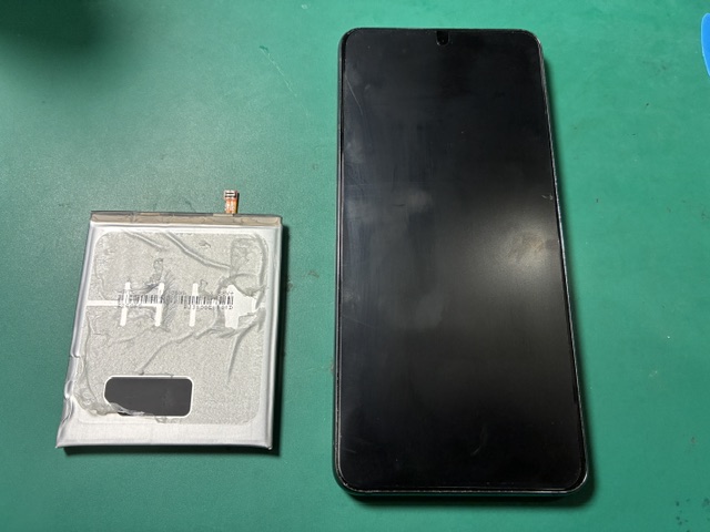 神戸市からお越しのお客様より GalaxyS21のバッテリー交換をご依頼いただきました！